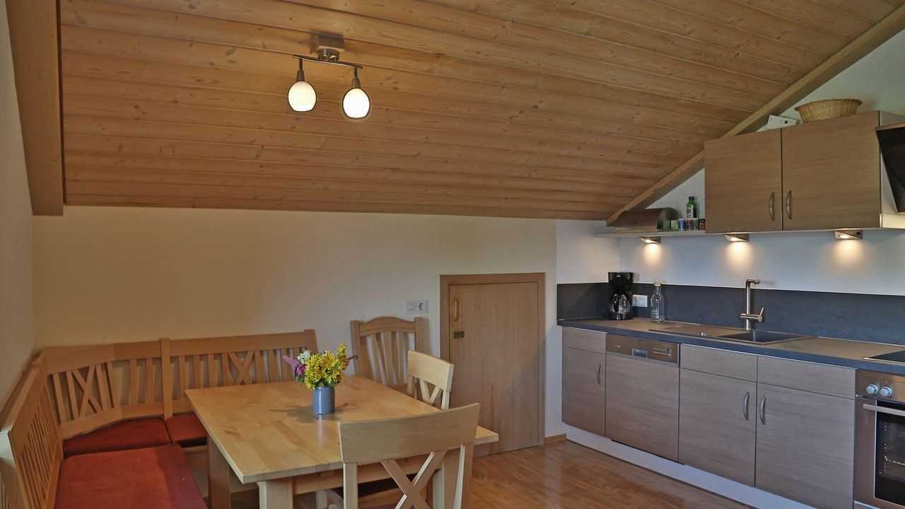 Küche und Essbereich Küche und Essbereich